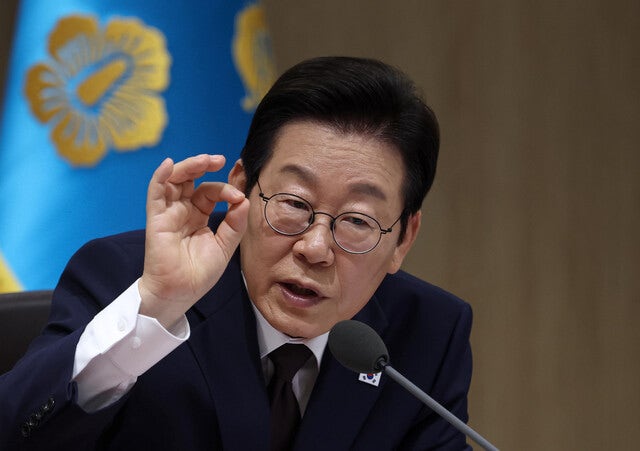 이 대통령 “부동산 과대평가 폭탄 돌리기…반드시 터질 일”