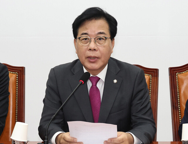 Song Eon-seok, floor leader of the People Power Party, speaks at the Supreme Council meeting held at the National Assembly on the 16th. Senior Reporter Yoon Woon-sik yws@hani.co.kr