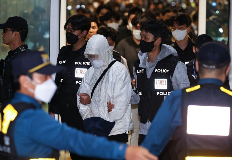 ‘고문 사망’ 한국인 대학생 <b>캄보디아</b> 보낸 20대 모집책 구속