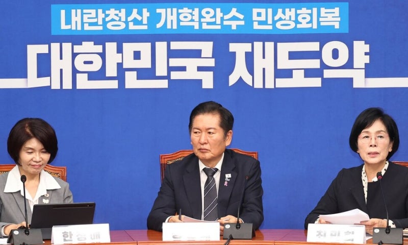 ‘허위’ 정보 근절한다지만 기준 모호…“표현의 자유 위축” 반발