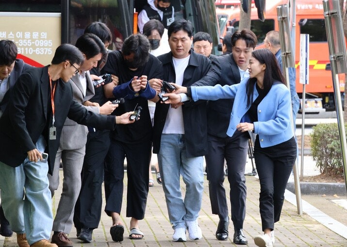 [속보]경찰 “<b>캄보디아 송환 피의자</b> 48명 <b>구속</b>영장 발부”