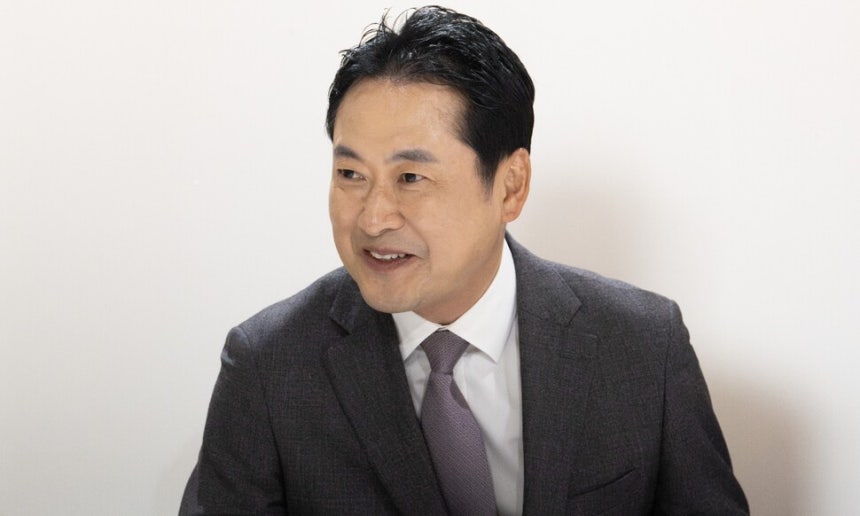 장동혁 국민의힘 대표가 21일 서울 강남구 봉은사를 찾아 대한불교조계종 총무원장 진우 스님을 예방해 대화하고 있다. 국회사진기자단
