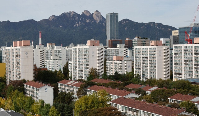 ‘10·15 대책’ 뒤 얼어붙은 부동산 시장…매매·전세 매물 급감