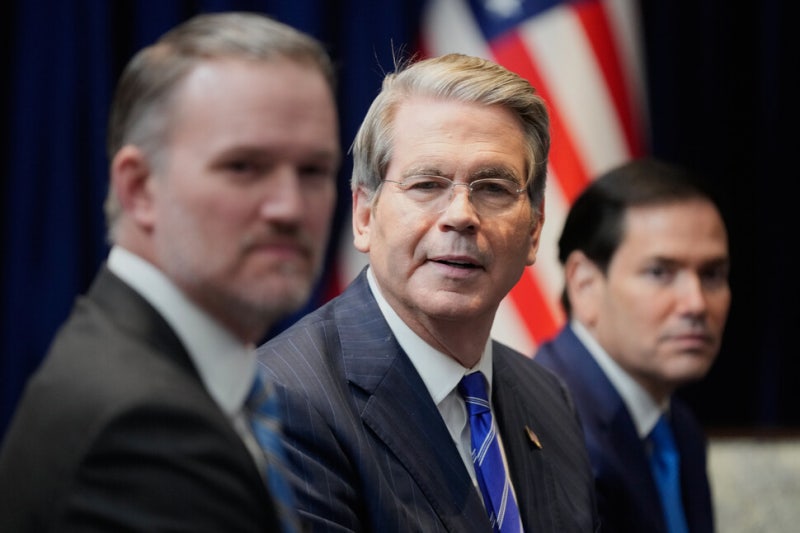 미 재무 “중, 희토류 통제 1년 유예…대중 추가관세 없을 듯”