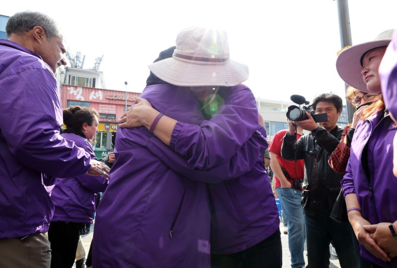 간절했던 건 혼자가 아니라는 위로 [옵스큐라]