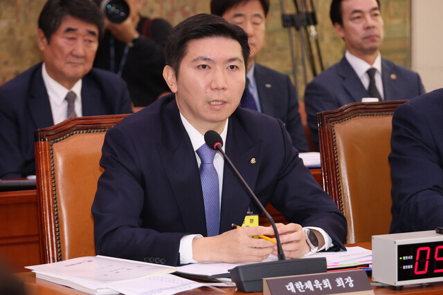 경찰, <b>유승민</b> 체육<b>회장</b> 후원금 인센티브 의혹 ‘혐의 없음’ <b>불송치</b>
