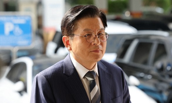 “황교안, 오늘도 문 잠그고 압수수색 거부”…<b>특검</b> “<b>영장</b> 재청구 예정...