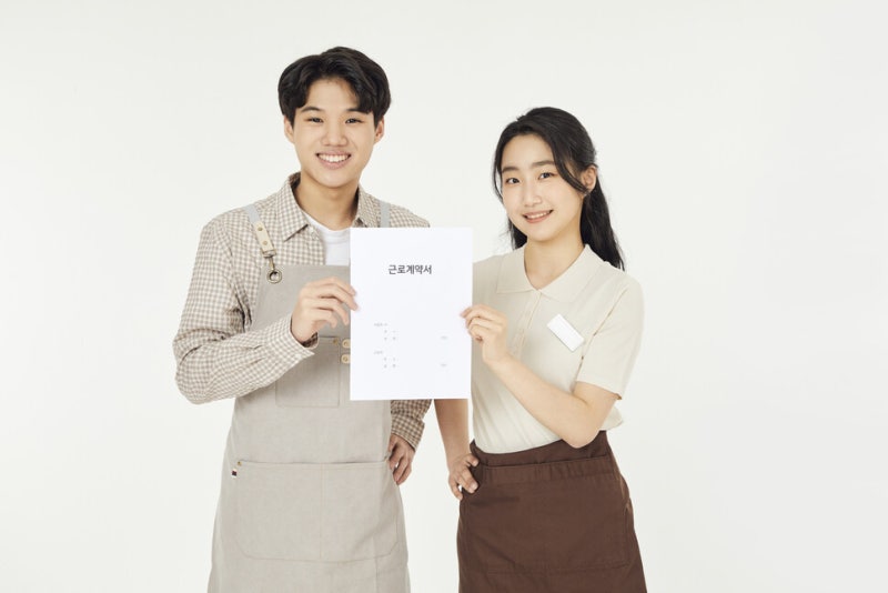 청소년은 교실 밖에도 있다…10대가 알아야 할 노동권·지원 제도