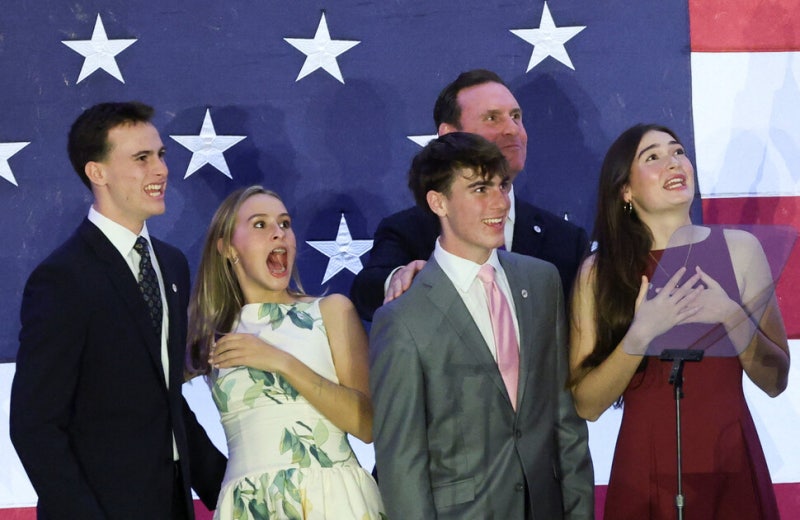 ‘민생’ 앞세운 미국 민주당 압승…트럼프 “투표지에 나 없어서 패배”