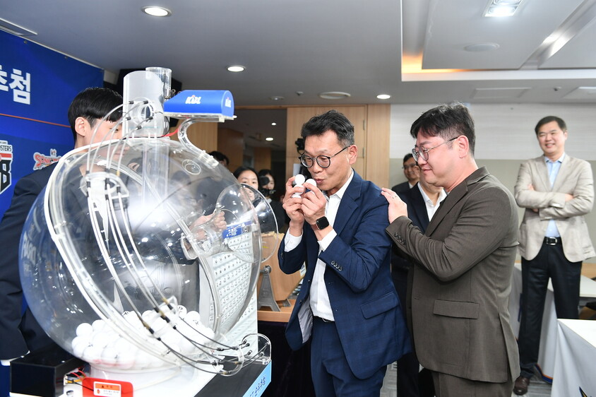 “제발 1순위 지명” 새벽기도에 재수 좋은 직원 동원…구단들 기 모으기