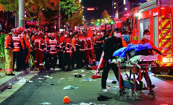 [단독] 영웅이라 말하지만…정작 소방관은 예우받지 못했다