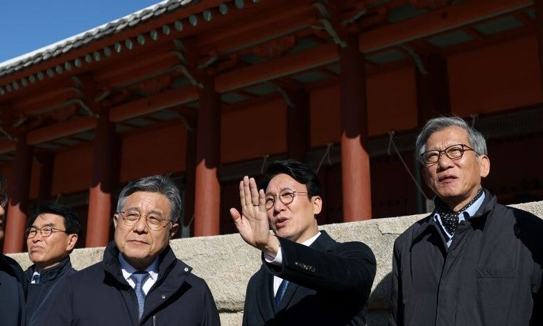 <b>김민석</b> 총리 “<b>종묘</b>가 수난…김건희 망동에 <b>초고층 개발</b>까지”