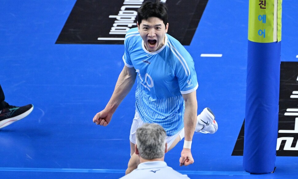 ‘정지석 27득점’ <b>대한항공</b>, 현대캐피탈 꺾고 <b>5연승</b>으로 선두 등극