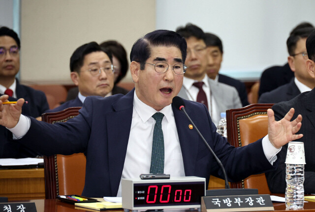 윤 대통령 하와이서 군 동원 발언, 김용현 계엄 조짐 보고자 비난