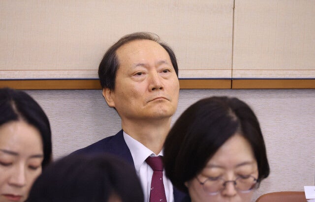 내란 특검 ‘<b>안가 회동</b>’ 위증 혐의 <b>이완규</b> 전 법제처장 <b>조사</b>