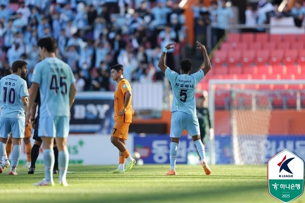 지오바니 동점골로 극적 무승부…K리그1 최하위 대구, 잔류 희망 지켰다