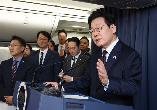 이 대통령 “<b>한미훈련 축소</b>가 남북상황 변화 지렛대 될수도”
