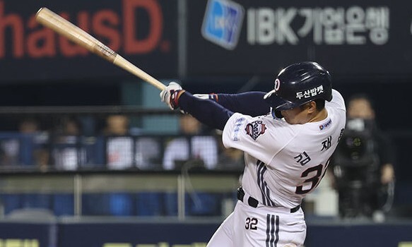 ‘거포’ <b>김재환</b> 두산과 작별…보상 없이 타구단과 <b>협상</b> 가능