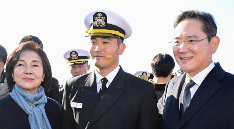 ‘삼성 장남’ <b>이지호</b>, <b>해군</b> 장교 임관식…이재용·임세령 16년만의 만남