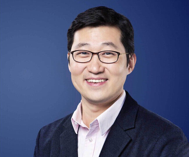 사과도 없고 책임도 안 져…월급사장 뒤에 숨은 쿠팡 김범석