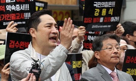 ‘이재명 소년원 갔다’ <b>강용석</b>, 벌금형→<b>징역형 집행유예</b>