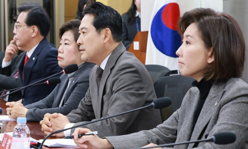 1년 전처럼, 국민의힘은 그곳에 없다 [아침햇발]