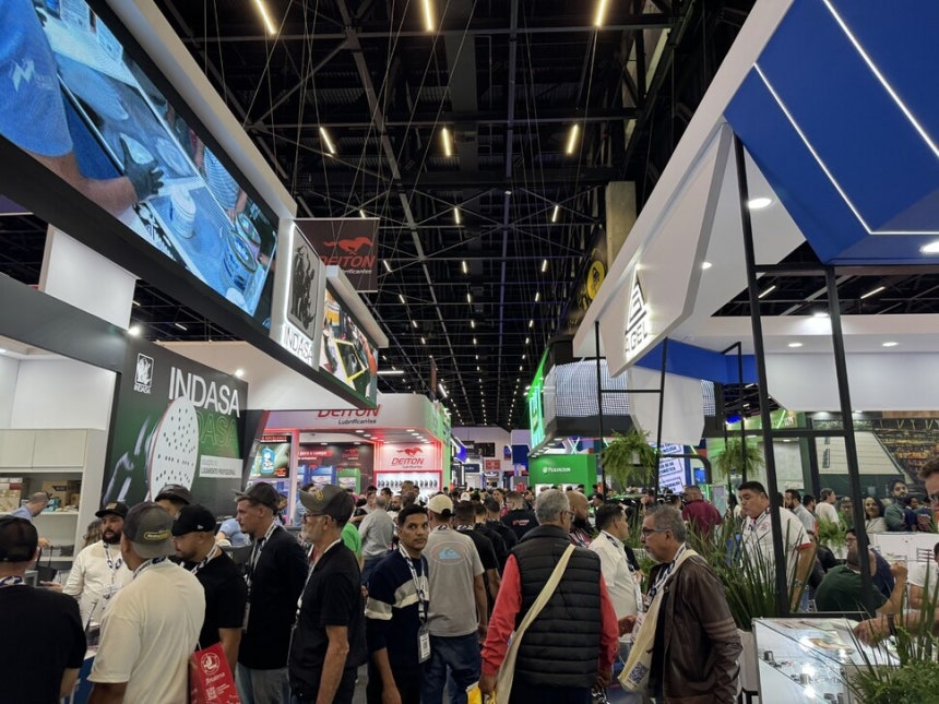 브라질은 중남미에서 큰 제조업 기반을 갖춘 나라다. 2025년 4월 브라질 상파울루에서 열린 중남미 최대 자동차부품 전시회 오토멕(Automec)을 참가자들이 둘러보고 있다. 추주은 제공