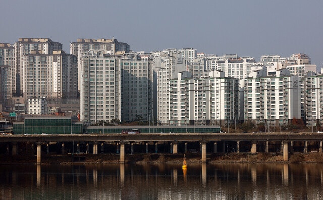 외국인도 토허구역서 집 사려면 ‘자금조달계획서’ 제출해야…내년 2월부터