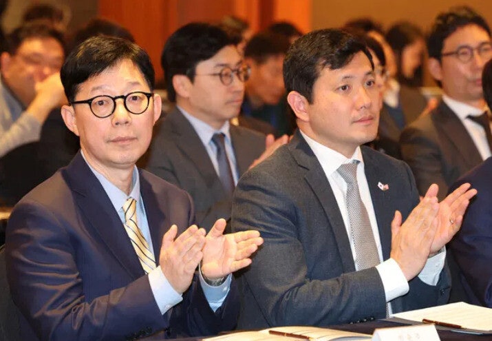 [단독] “미 대사대리, 이 대통령 ‘핵 없는 한반도’ 표현에 우려 전달”