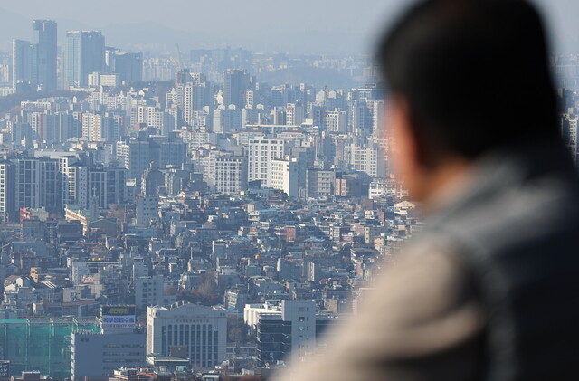 1일 서울 남산에서 바라본 아파트 단지의 모습.연합뉴스