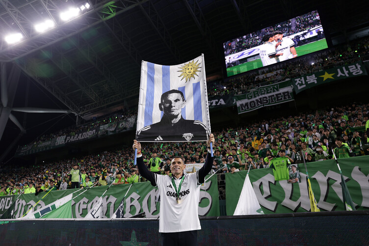 포옛 이을 전북 리더 누구? 이정효·광주 동행?…K리그 감독 찾기 대작전