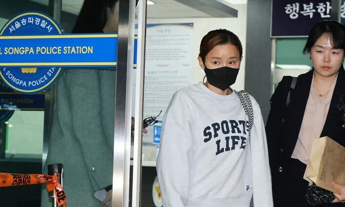 펜싱 국가대표 출신 남현희가 지난 2023년 11월7일 피의자 신분으로 서울 송파경찰서에 출석한 뒤 조사를 받고 나오고 있다.연합뉴스