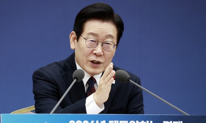 <b>대통령</b>실 “이 <b>대통령</b>, <b>환단고기</b> 동의하거나 연구 지시한 것 아냐”