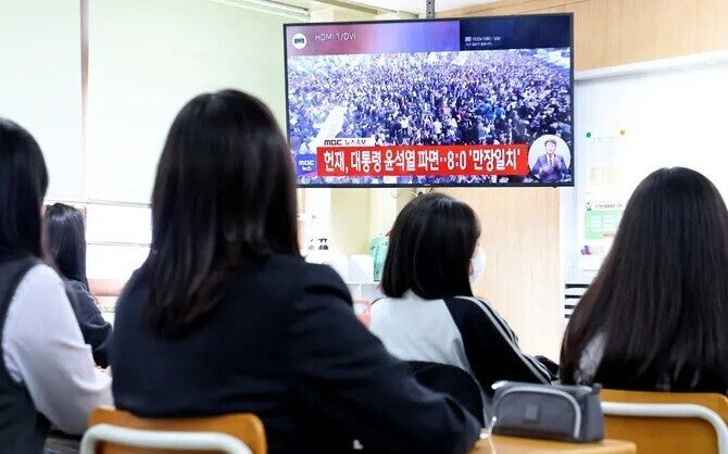 공론장의 전세계적 퇴행…‘K-시민교육’이 희망이다 [왜냐면]