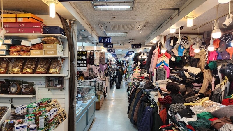 “고환율에 IMF 때만큼 어려워…수입품 말고 호떡 장사해야 할 판”