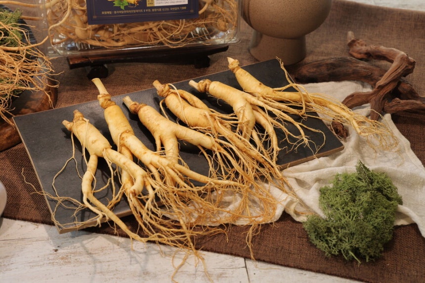 다양한 연구에서 인삼 속 사포닌 성분이 중추신경 억제,단백질 합성 촉진,인슐린 유사 작용,해독 작용,항염증,혈소판 응집 억제 등의 기능을 한다고 확인됐다.농협경제지주 제공