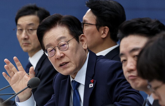 대통령실 “업무보고 생중계, 수술실 CCTV 같아…감시받겠단 뜻”