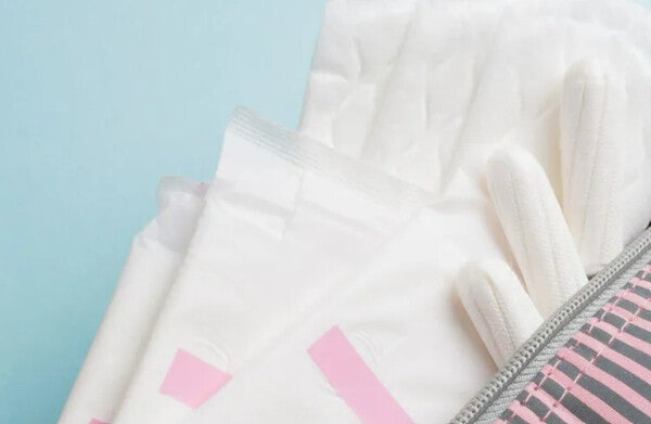 이 대통령 ‘생리대 값’ 지적 왜?…외국보다 40% 비싸, 독과점·프리미엄 탓