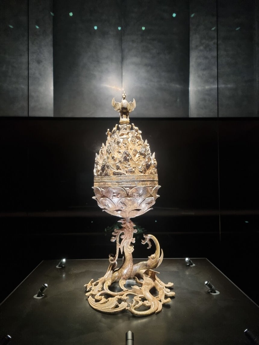 백제금동대향로관의 새 감상 공간에 놓인 대향로의 모습. 국립부여박물관 제공