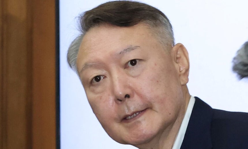 윤석열 전 대통령이 9월26일 서울 서초동 서울중앙지법에서 열린 특수공무집행방해 등 혐의 재판에 출석하고 있다. 사진공동취재단