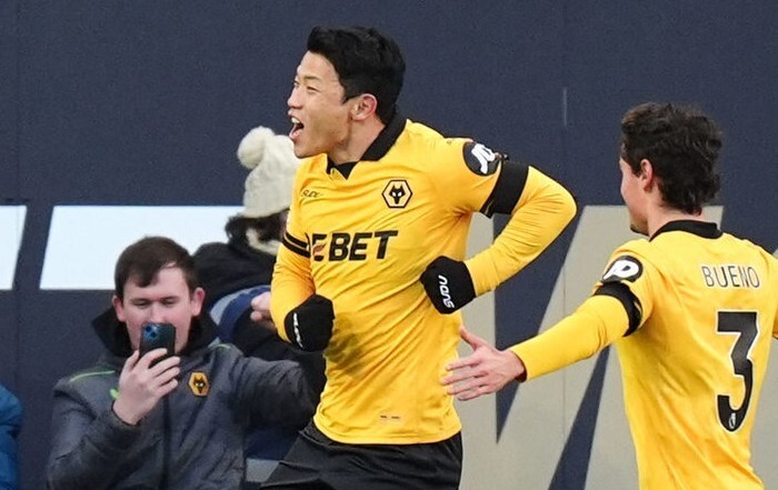 황희찬 ‘1골 1도움’ 활약…울버햄프턴, 개막 20경기 만에 첫 승리