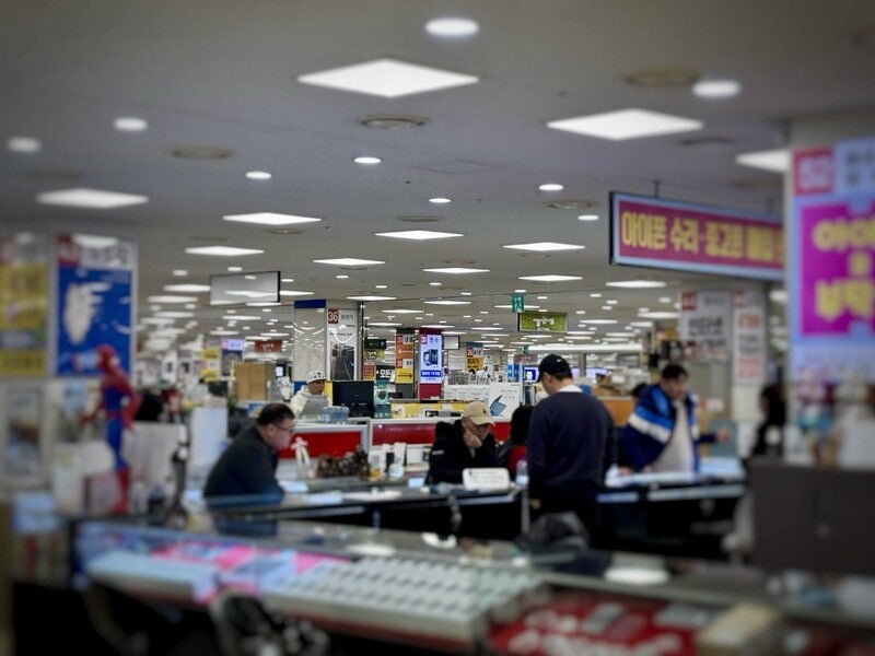 ‘해킹 사태’ 이통사들, 고객 뺏기 쟁탈전…KT 8만명 이탈