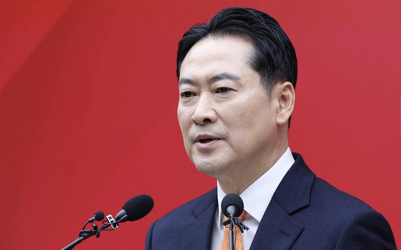 장동혁 ‘윤석열 절연’ 없고, 한동훈 징계 밀어붙여…당내 “한가한 쇄신”