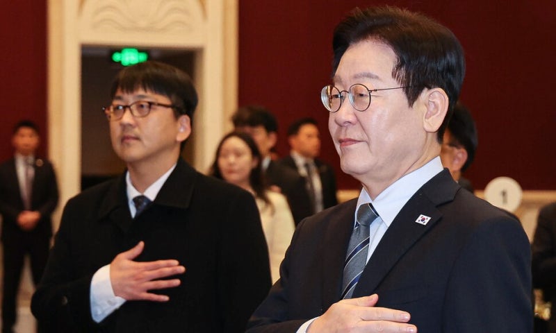 “석자 얼음 한꺼  번에 녹겠나”…이 대통령, 한한령 ‘단계적 해결’ 낙관