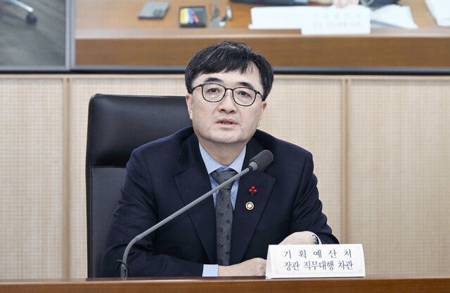 정부, 내년도 예산안 작업 조기 착수…국정과제 중심 의제 이달 선정