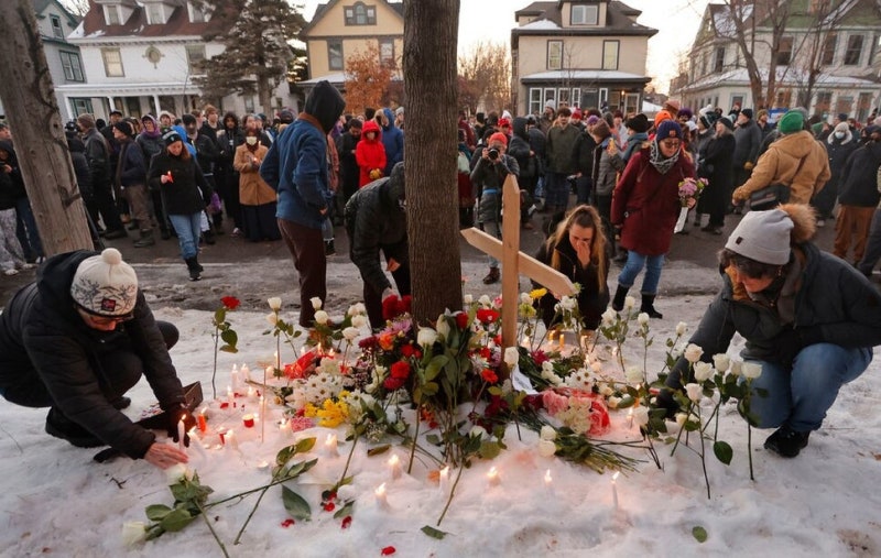 차 문 열려 해 벗어나려는 여성에 ‘탕’…미국 이민단속국 과잉대응 파문