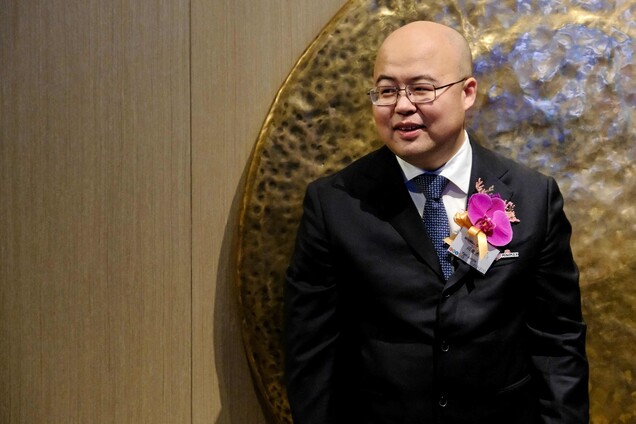 ‘중국 인공지능 6대 호랑이’로 꼽히는 미니맥스의 옌쥔제(Yan Junjie) 최고경영자가 9일 홍콩증권거래소에서 열린 상장 기념식에 참석하고 있다.AFP 연합뉴스