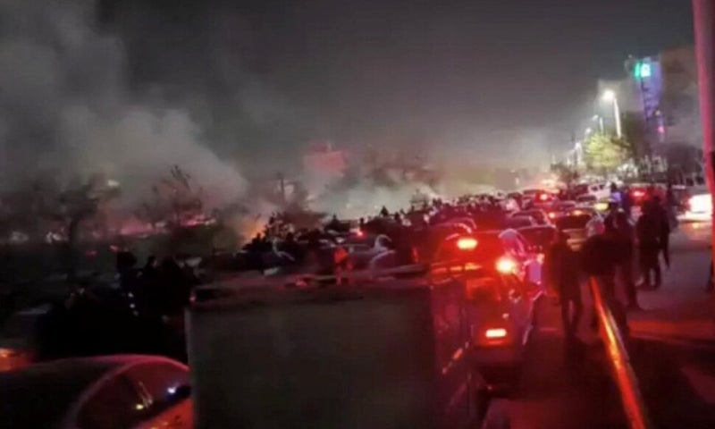 “총 맞은 주검 포개어 둘 정도”…이란 반정부 시위 유혈 진압