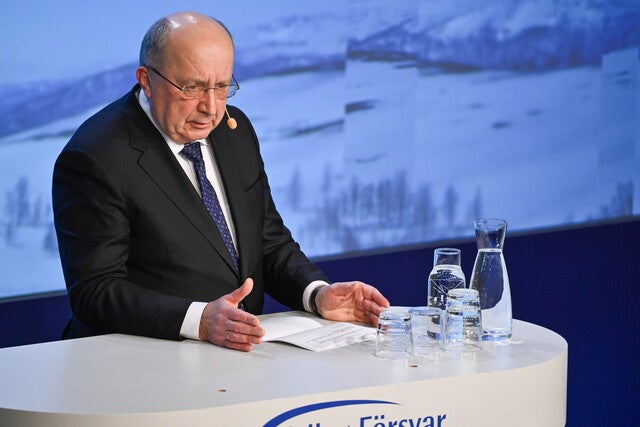 트럼프 ‘그린란드 야욕’에…EU 국방수장 “미군 대체할 유럽군 만들자”