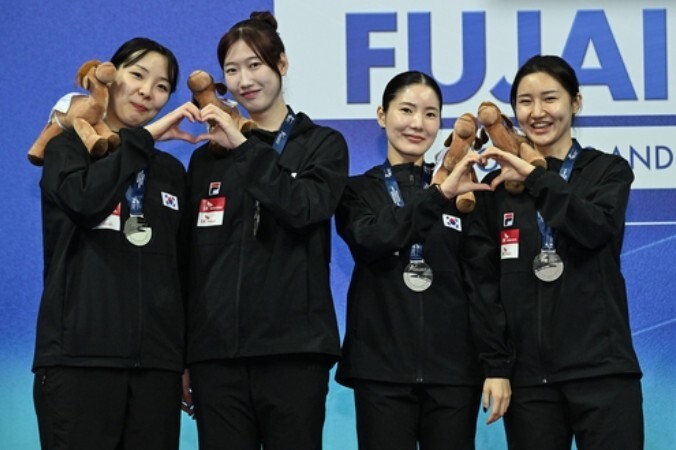 펜싱 여자 에페 대표팀, 푸자이라 월드컵 단체전 준우승 [스포츠 쪽지뉴스]